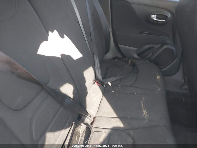 2019 JEEP RENEGADE LATITUDE FWD VIN: ZACNJABB7KPK77438