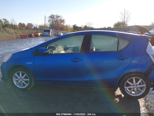 Toyota Prius C One/three/two/four 2014 JTDKDTB30E1066555 Image 14