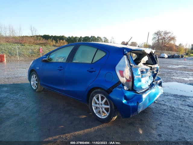 Toyota Prius C One/three/two/four 2014 JTDKDTB30E1066555 Image 3