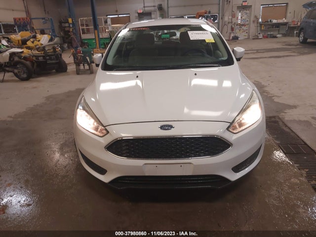 2015 FORD FOCUS SE VIN: 1FADP3K21FL264452