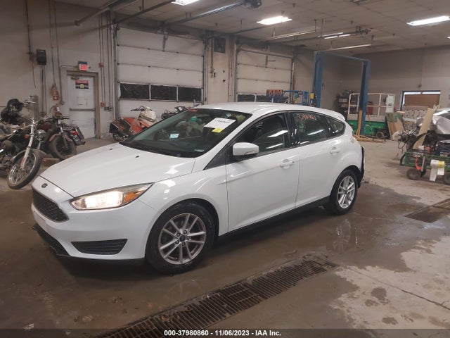 2015 FORD FOCUS SE VIN: 1FADP3K21FL264452