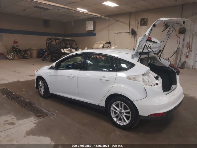 2015 FORD FOCUS SE VIN: 1FADP3K21FL264452