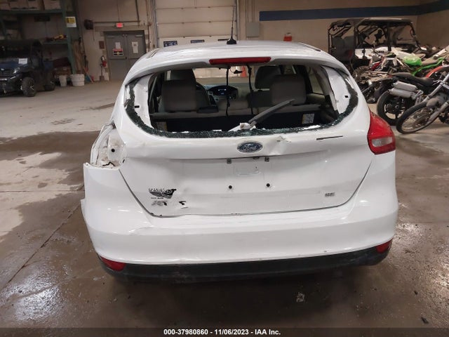 2015 FORD FOCUS SE VIN: 1FADP3K21FL264452