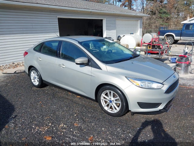 2016 FORD FOCUS SE VIN: 1FADP3F27GL390536