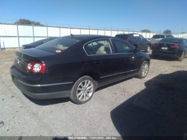 2010 VOLKSWAGEN PASSAT KOMFORT VIN: WVWJK7AN7AE154890