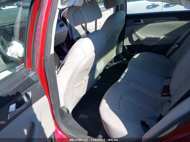 2015 HYUNDAI SONATA SE VIN: 5NPE24AF1FH072640