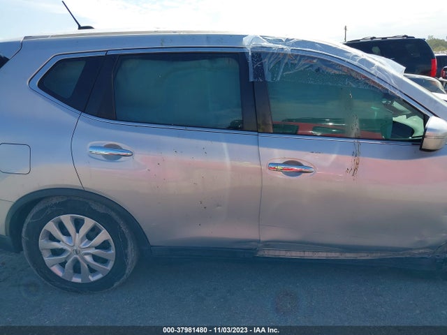 2015 NISSAN ROGUE S VIN: 5N1AT2MT8FC895347