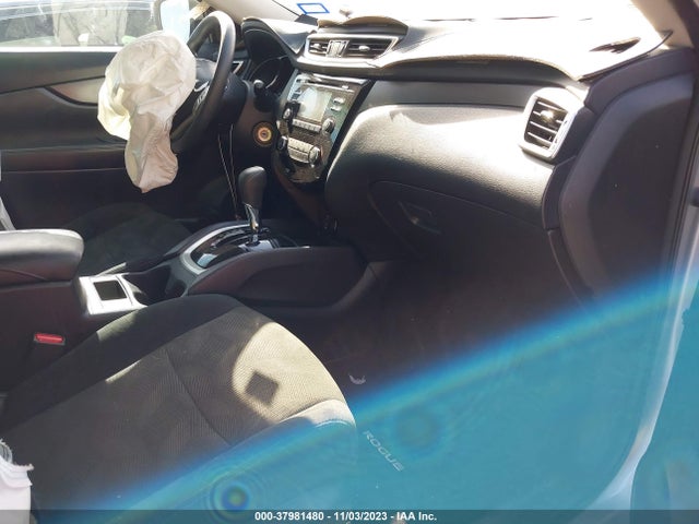 2015 NISSAN ROGUE S VIN: 5N1AT2MT8FC895347