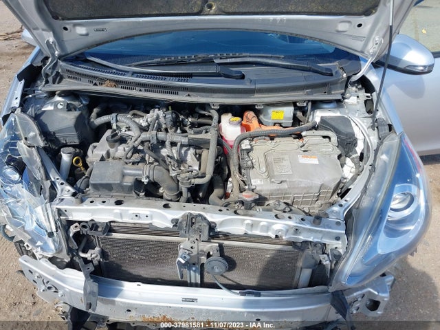 Toyota Prius C Three 2015 JTDKDTB36F1109264 Image 10