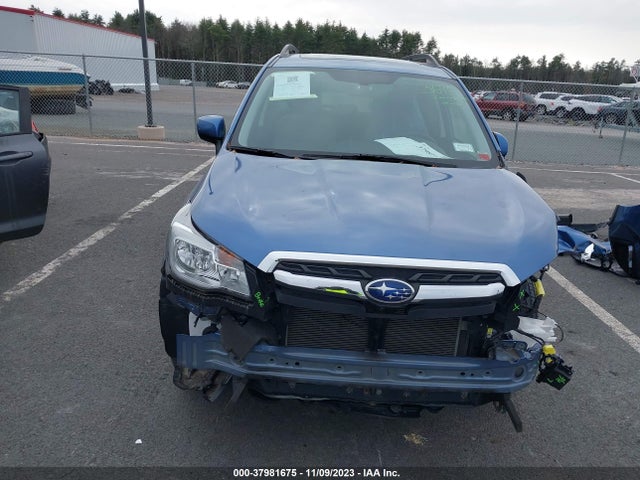 JF2SJAEC3JH482501 Subaru Forester Premium