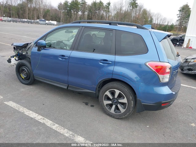 JF2SJAEC3JH482501 Subaru Forester Premium