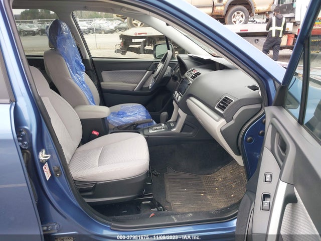 JF2SJAEC3JH482501 Subaru Forester Premium