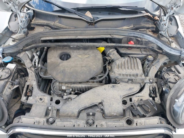 2018 MINI COUNTRYMAN WMZYV5C34J3E03120 Photo 9