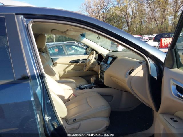 5N1AR2MM0EC604586 Nissan Pathfinder Sv