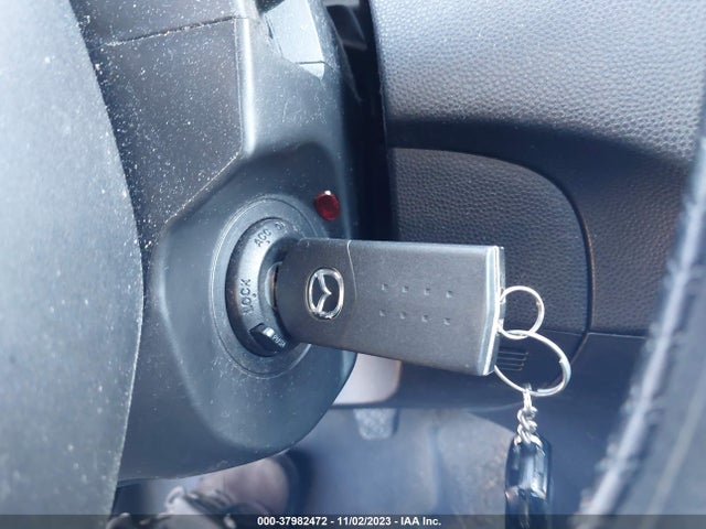 2011 MAZDA MAZDA3 I TOURING VIN: JM1BL1VG8B1426060