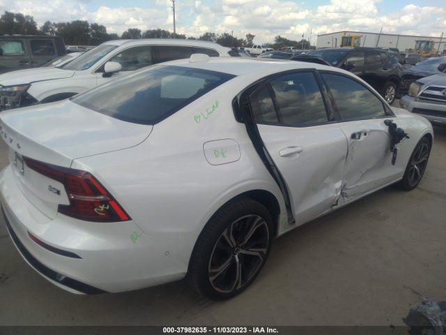 Volvo S60 B5 Plus Dark Theme 2024 7JRL12TL0RG281251 Image 4