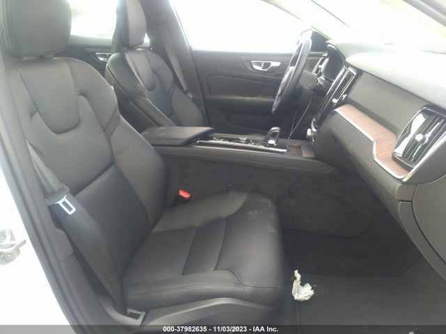 Volvo S60 B5 Plus Dark Theme 2024 7JRL12TL0RG281251 Image 5