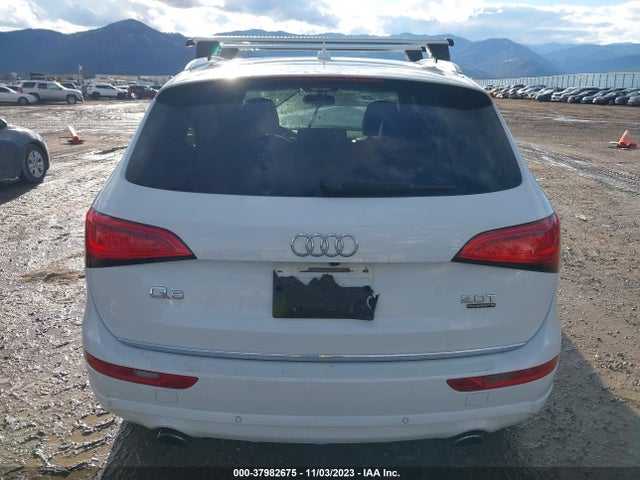 Audi Q5 2.0t Premium 2016 WA1L2AFP3GA092446 Image 17