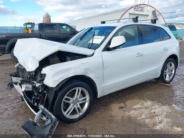 Audi Q5 2.0t Premium 2016 WA1L2AFP3GA092446 Image 2