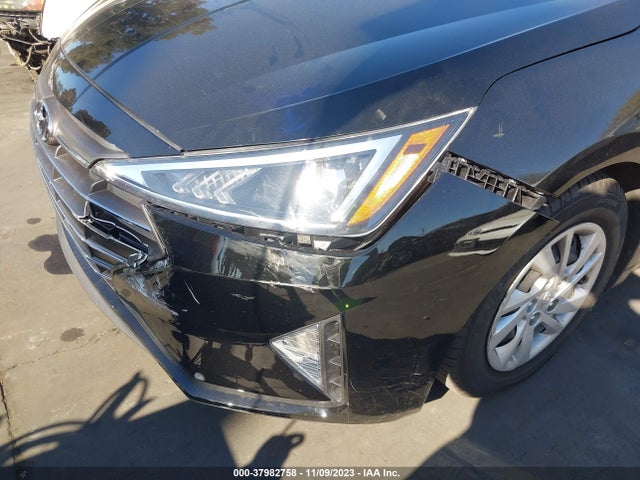 2019 HYUNDAI ELANTRA SE VIN: 5NPD74LF2KH419560