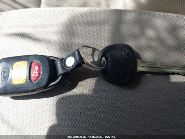 2015 HONDA CIVIC LX VIN: 19XFB2F54FE267466