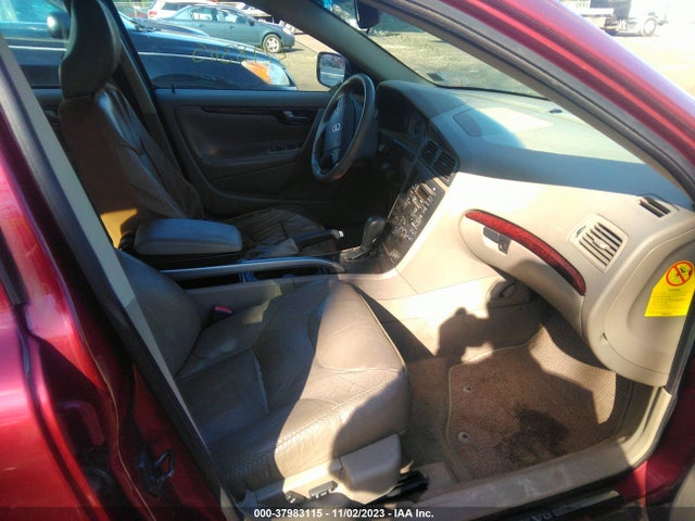 2004 VOLVO XC70 2.5T VIN: YV1SZ59H841134933
