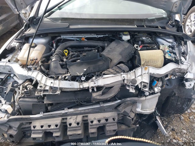 Ford FOCUS SE 2018 1FADP3FE5JL282370 Image 10
