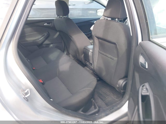 Ford FOCUS SE 2018 1FADP3FE5JL282370 Image 8