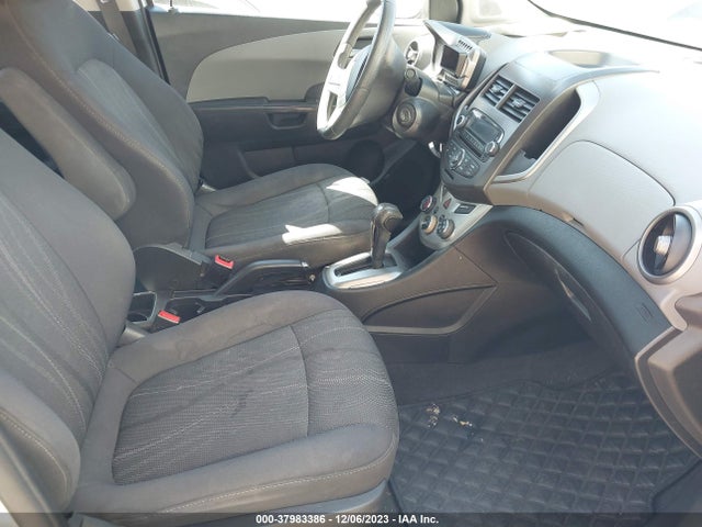 Chevrolet Sonic Lt Auto 2014 1G1JC5SH8E4106345 Image 5