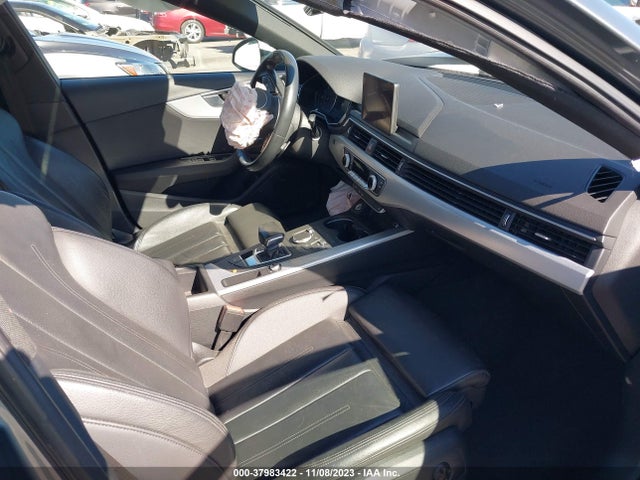 WAUGMAF41KA005396 Audi A4 40 Premium/40 Titanium Premium