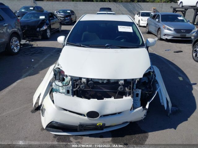 JTDKN3DUXF1948126 Toyota Prius Two