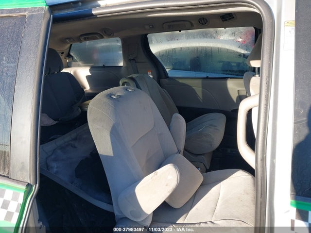Toyota Sienna Le 8 Passenger 2017 5TDKZ3DC7HS767695 Image 8
