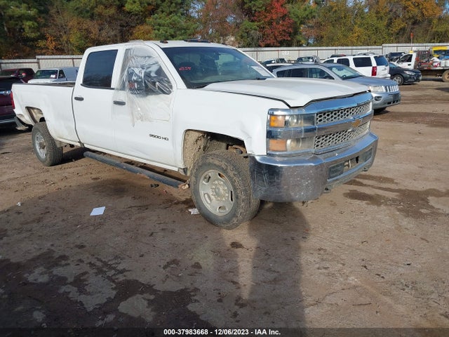 2019 1GC1KREG2KF169218 main image
