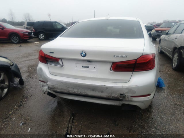 BMW 540i Xdrive 2019 WBAJE7C52KWW42383 Image 16