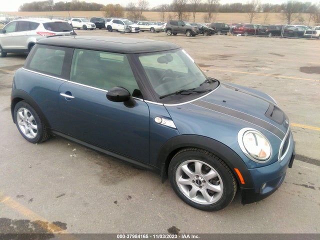 2010 MINI COOPER S WMWMF7C54ATZ69538 Photo 0