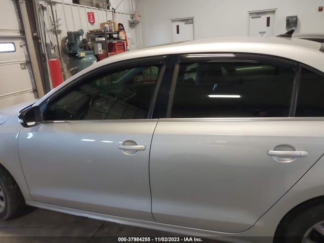 2013 VOLKSWAGEN JETTA 2.5L SE VIN: 3VWDX7AJ2DM409761