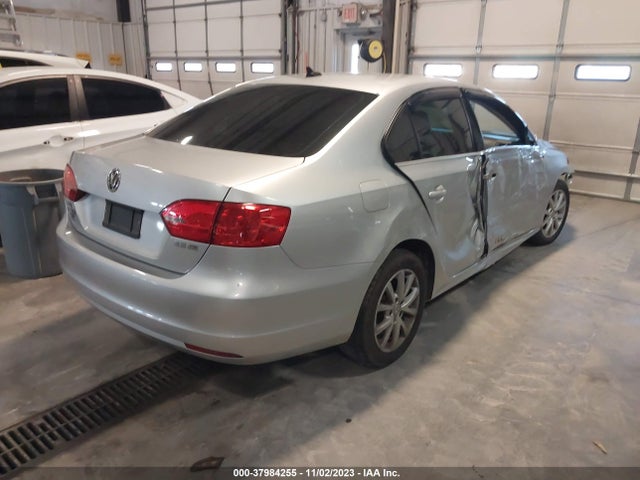 2013 VOLKSWAGEN JETTA 2.5L SE VIN: 3VWDX7AJ2DM409761