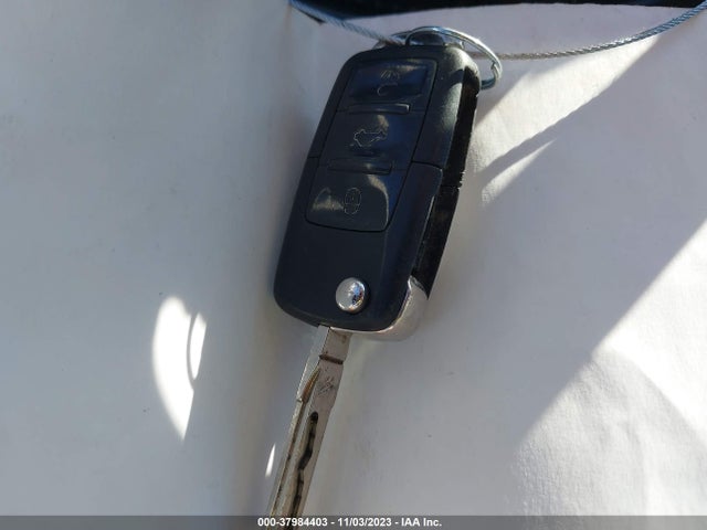 2005 VOLKSWAGEN JETTA GLS TDI VIN: 3VWSR69M85M038312