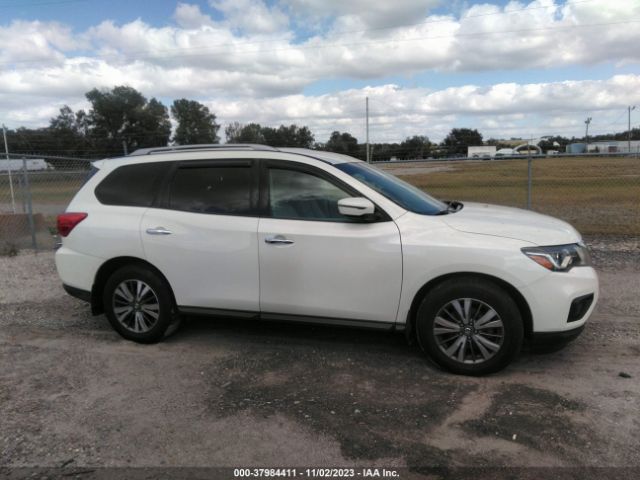 5N1DR2MMXHC675571 Nissan Pathfinder Sv