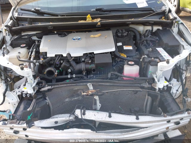Toyota Prius Three 2018 JTDKARFU9J3060475 Image 10
