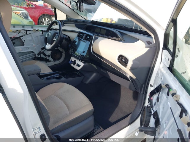Toyota Prius Three 2018 JTDKARFU9J3060475 Image 5