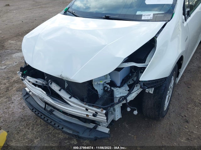 Toyota Prius Three 2018 JTDKARFU9J3060475 Image 6