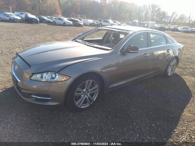 2011 JAGUAR XJ SAJWA2GB8BLV12523 Photo 1