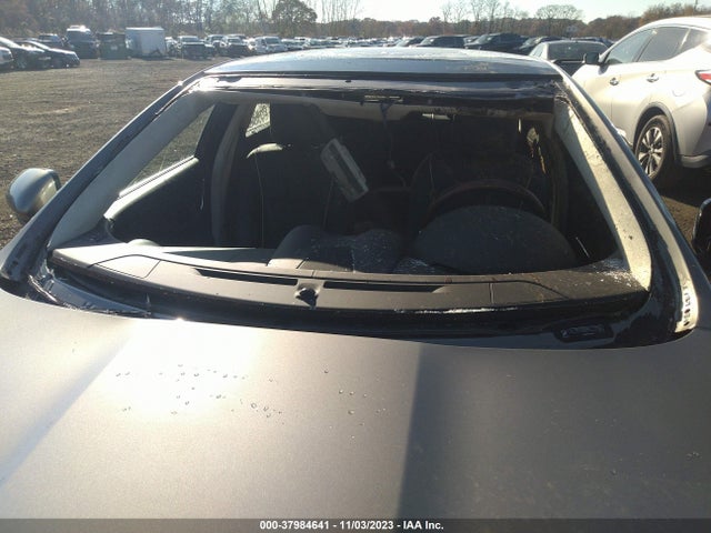 2011 JAGUAR XJ SAJWA2GB8BLV12523 Photo 5