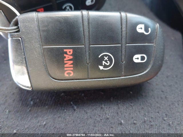 ZACNJBBB4LPL33150 Jeep Renegade Altitude