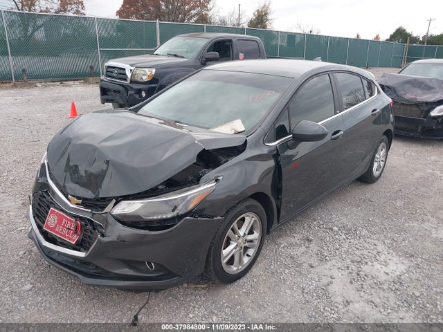 Chevrolet Cruze Lt Auto 2018 3G1BH6SE8JS595406 Image 2
