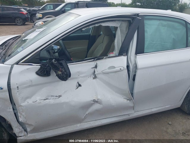 2020 TOYOTA CAMRY LE HYBRID VIN: 4T1C31AK7LU522143