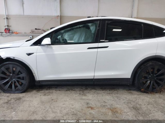 7SAXCBE65NF345857 Tesla Model X Plaid Tri Motor All-wheel Drive