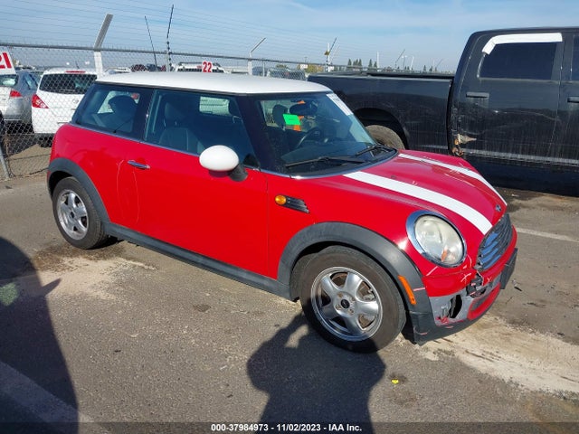 2010 MINI COOPER WMWMF3C55ATZ22592 Photo 0