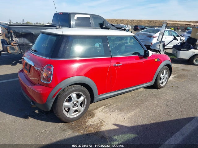 2010 MINI COOPER WMWMF3C55ATZ22592 Photo 3